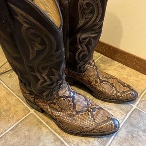 Beautiful vintage Python belly Dan Post cowboy boots 11 D